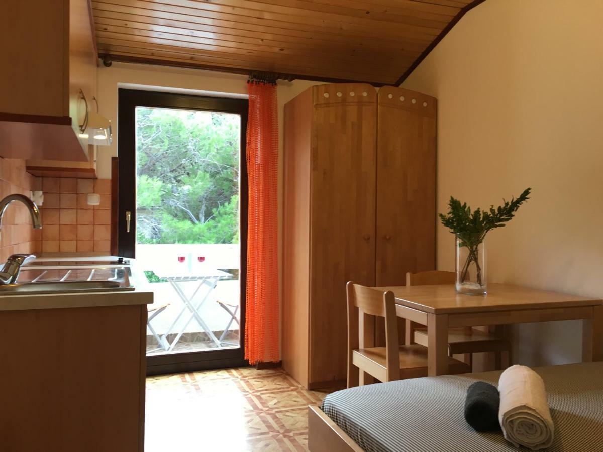 Apartmani Lisac Baska  Bagian luar foto